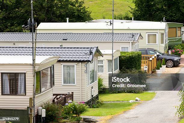 Chalés De Férias - Fotografias de stock e mais imagens de Casa Móvel - Casa Móvel, Parque de Caravanas, Antena - Equipamento de Telecomunicações