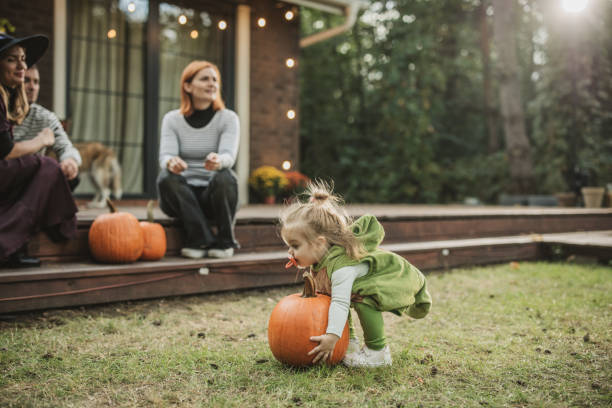 istock Halloween party at home 1748458798