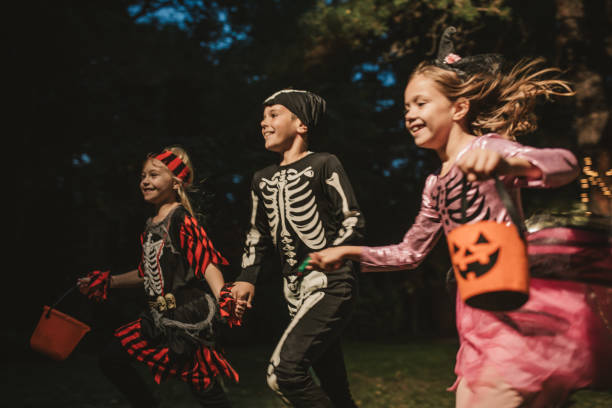 istock Halloween party at home 1748459965