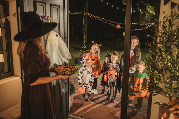 istock Halloween party at home 1748460545