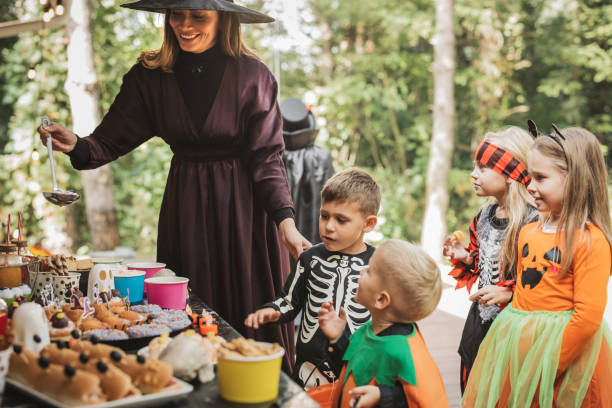 istock Halloween party at home 1748466570