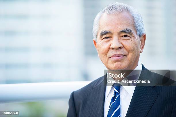Ejecutivo Senior Foto de stock y más banco de imágenes de Japonés - Oriental - Japonés - Oriental, Director ejecutivo de empresa, Cara humana