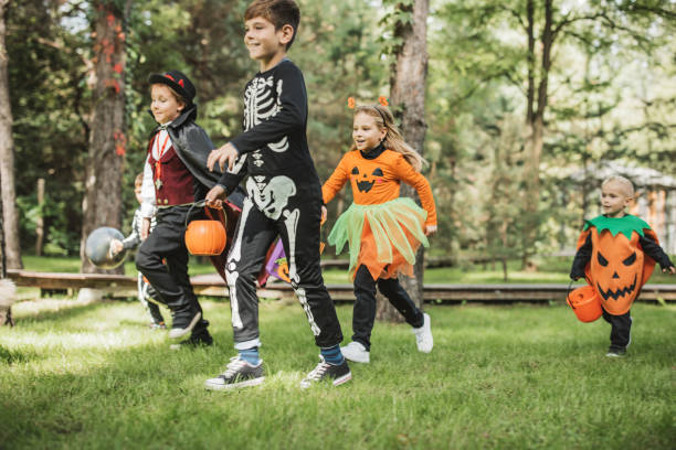 istock Halloween party at home 1748467412