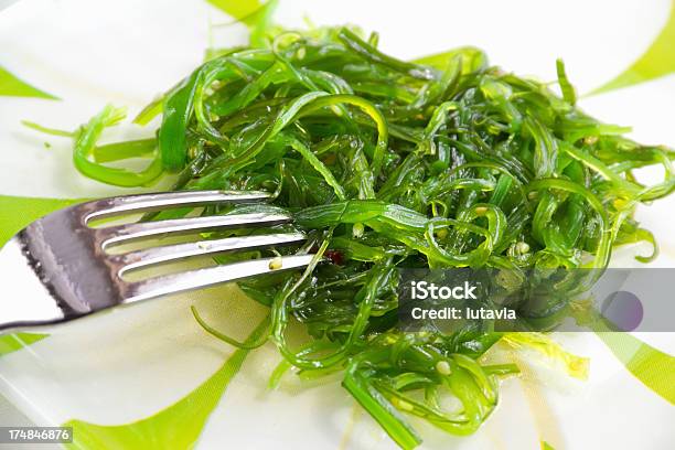 Salada - Fotografias de stock e mais imagens de Alga marinha - Alga marinha, Alimentação Não-saudável, Alimentação Saudável