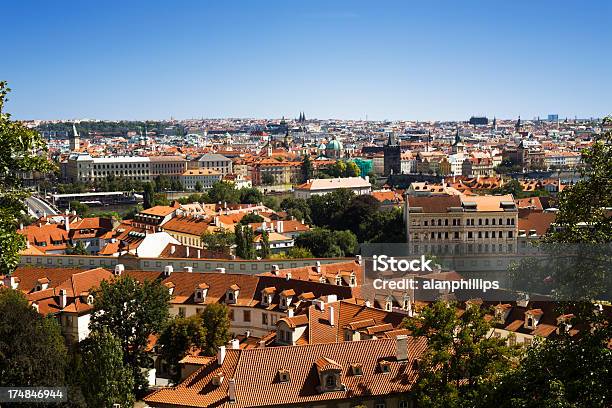 Photo libre de droit de Vue Depuis Le Château De Prague banque d'images et plus d'images libres de droit de Bleu - Bleu, Bâtiment vu de l'extérieur, Capitales internationales