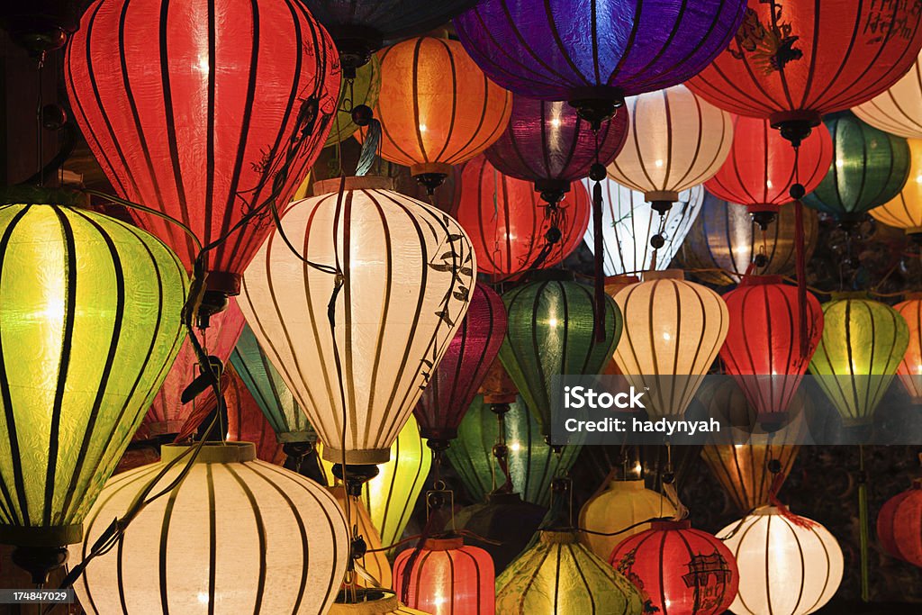 Lanterne in seta a Hoi An city, Vietnam - Foto stock royalty-free di Alchechengi - Liliacee