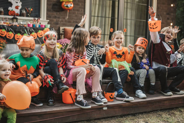 istock Halloween party at home 1748471899
