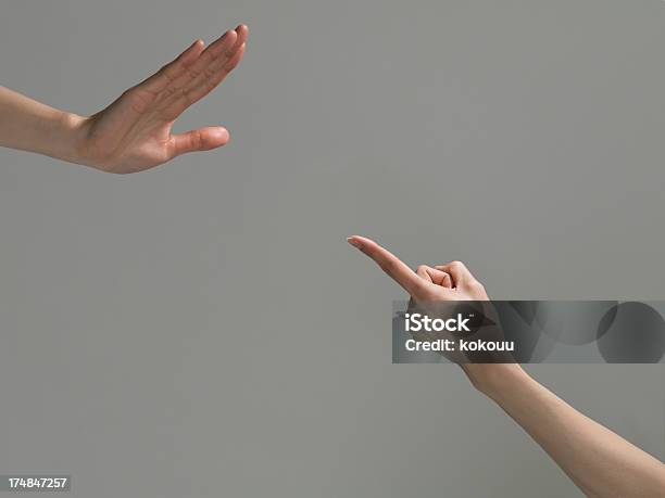 Hand Von Beruhigenden An Personen Stockfoto und mehr Bilder von Abschirmen - Abschirmen, Asiatischer und Indischer Abstammung, Bemühung