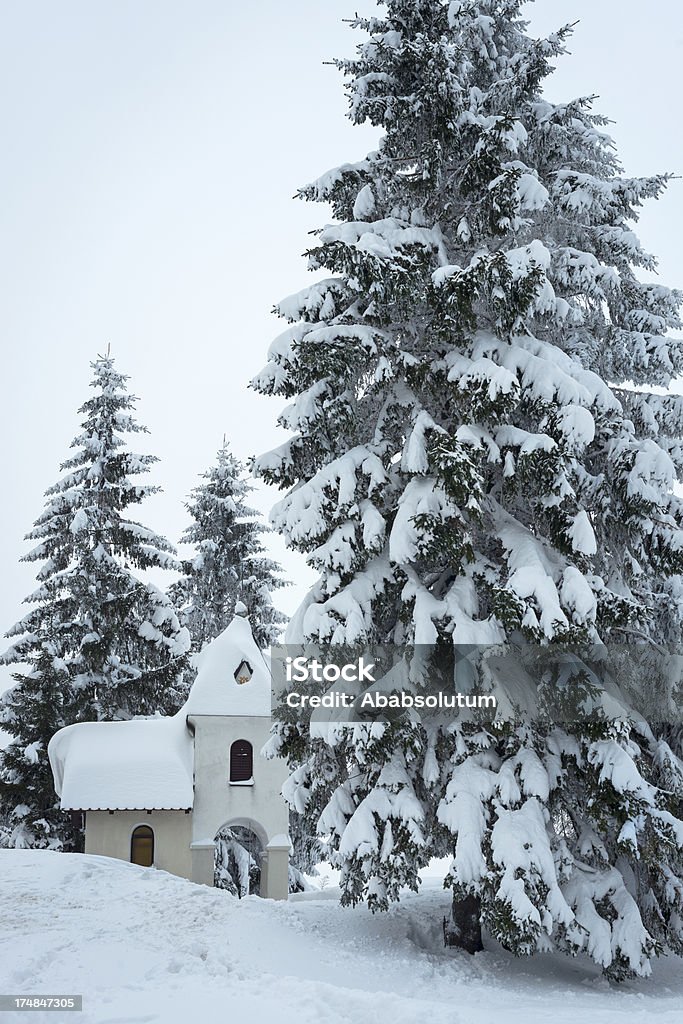 Romantyczny scena z Kaplica Zima w Słowenii - Zbiór zdjęć royalty-free (Romantyzm - Pojęcia)