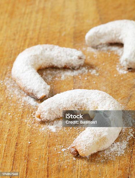 Baunilha Crescents - Fotografias de stock e mais imagens de Assado no Forno - Assado no Forno, Açúcar, Bolacha