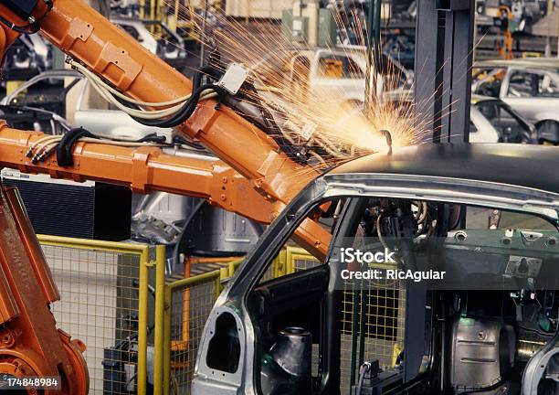 Automobilindustrie Stockfoto und mehr Bilder von Auto - Auto, Kommerzielle Herstellung, Orange - Farbe