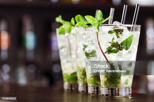 Foto de Coleção De Coquetéis Mojito e mais fotos de stock de Bar - Bar, Bebida, Bebida alcoólica