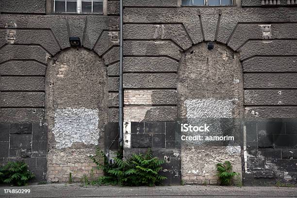 Photo libre de droit de Façade Du Bâtiment À Berlin banque d'images et plus d'images libres de droit de Berlin - Berlin, Bâtiment vu de l'extérieur, Endommagé