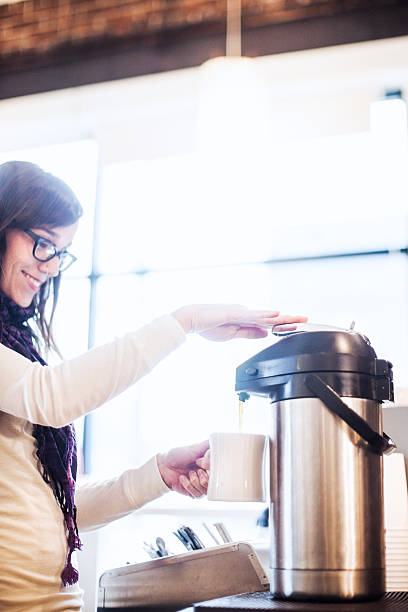 istock Coffee Shop Drip Fill Up 174850615