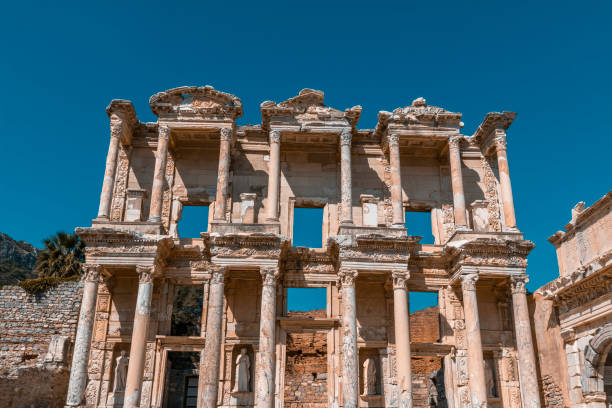 celsus library in ephesus - selcuk turkey, 에베소 고대 도시 - anadolu efes 뉴스 사진 이미지