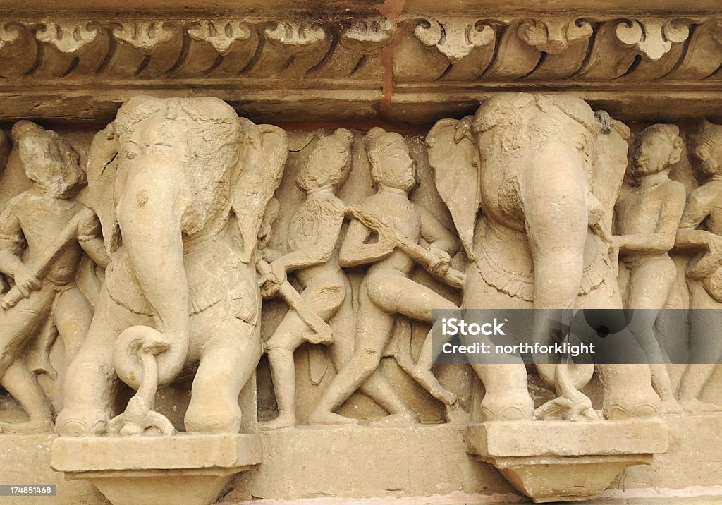 Esculturas en templo hindú de - Foto de stock de Arquitectura libre de derechos