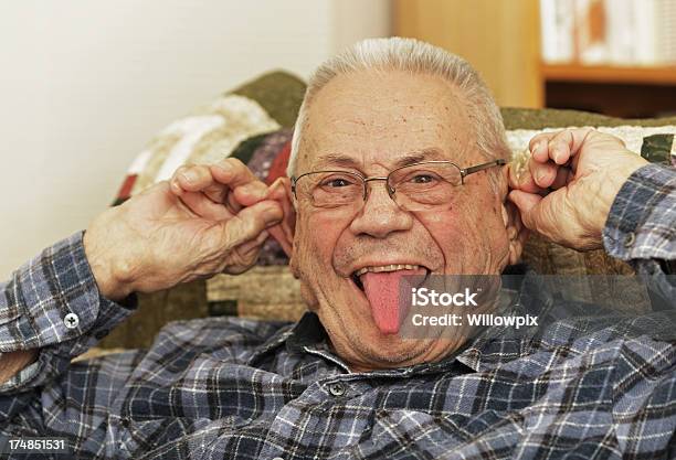 Goofy Лица Пожилого Человека — стоковые фотографии и другие картинки 80-89 лет - 80-89 лет, Активный пенсионер, Белые волосы