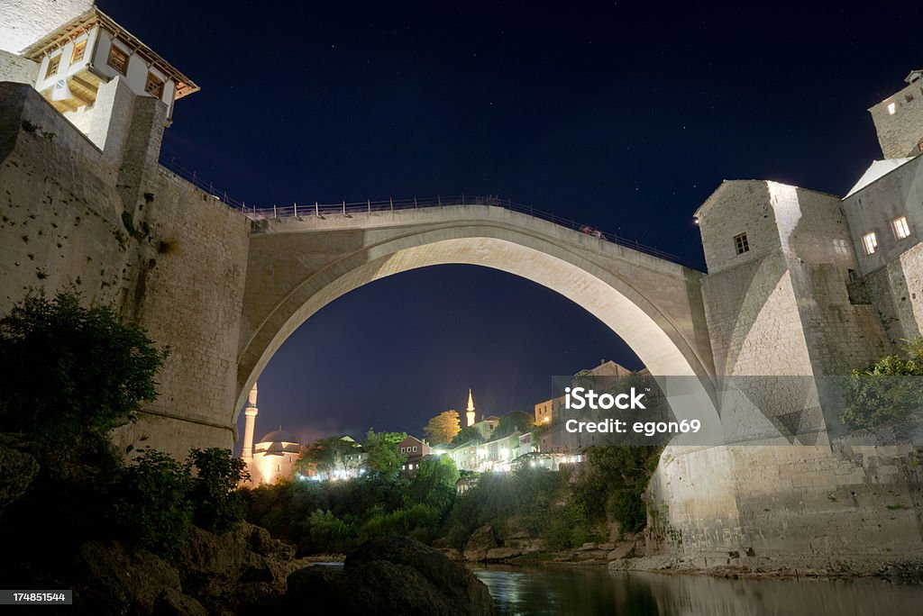 Mostar Most nocą - Zbiór zdjęć royalty-free (Architektura)