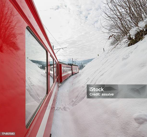 Appenzeller Bahnen Nel Meraviglioso Paesaggio Invernale Svizzera - Fotografie stock e altre immagini di Treno