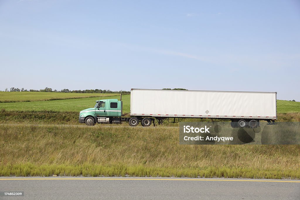 Częściowe ciężarówki - Zbiór zdjęć royalty-free (Bez ludzi)