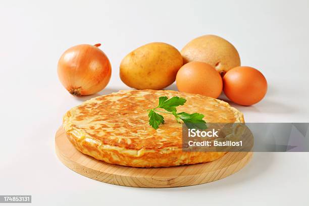Spanische Tortilla Mit Zwiebel Ei Und Kartoffeln Stockfoto und mehr Bilder von Omelett - Omelett, Kartoffel - Wurzelgemüse, Kartoffelgericht