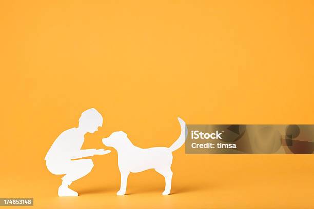 Dziecko Interakcji Z Pies Papier Koncepcja - zdjęcia stockowe i więcej obrazów Pies - Pies, Miejsce na tekst, Żółty