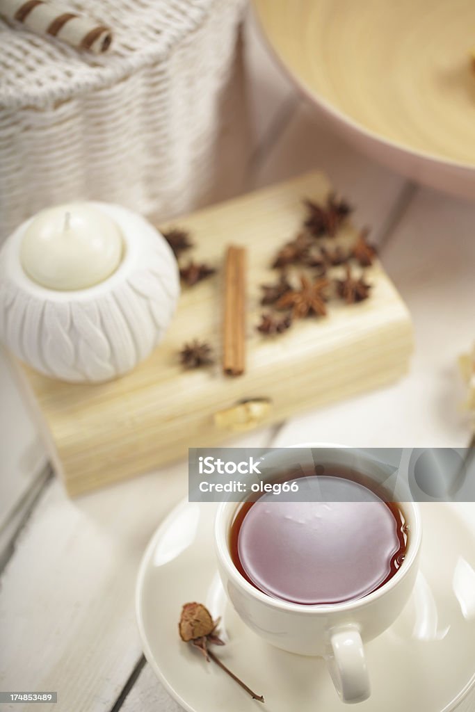 Tazza di tè sul tavolo - Foto stock royalty-free di Bibita
