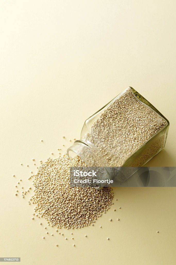 エンドウ豆、レンズ、穀物：アンデス産の小麦 - キヌアのロイヤリティフリーストックフォト