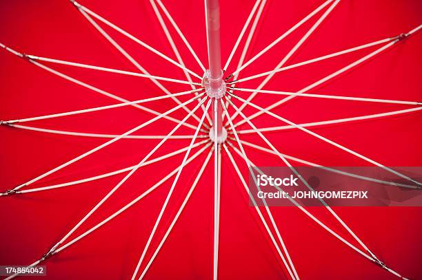 Красный Зонт — стоковые фотографии и другие картинки Machinery - Machinery, Абстрактный, Без людей