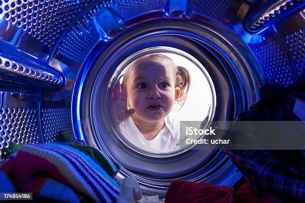 씻기의 발행기 세탁기에 대한 스톡 사진 및 기타 이미지 - 세탁기, 소녀, 기계류