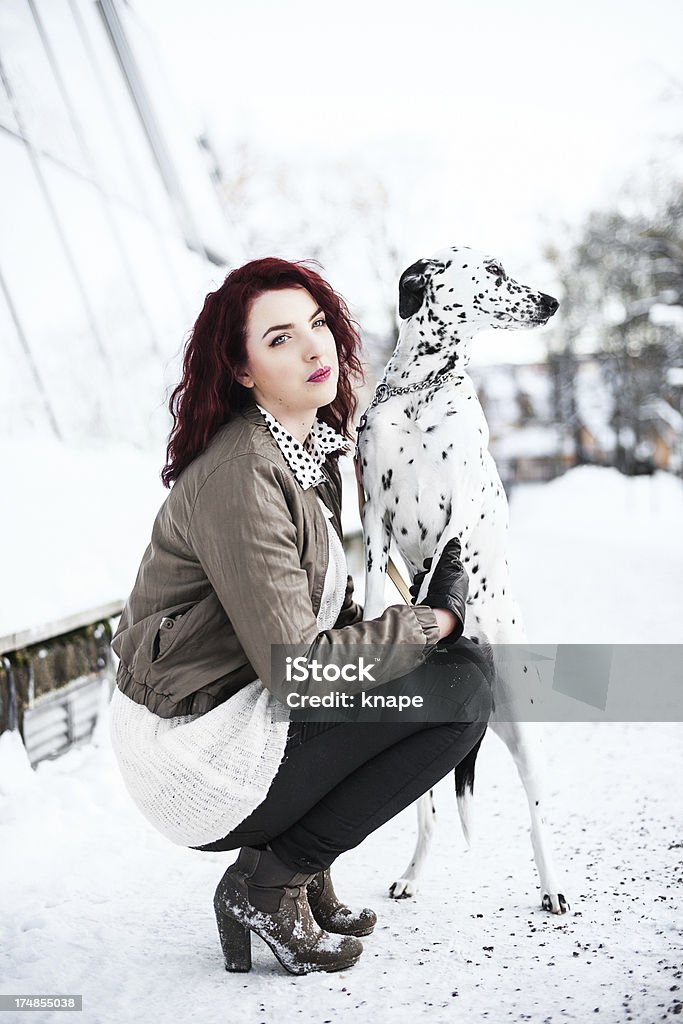 Schöne Frau mit Ihrem Hund - Lizenzfrei 18-19 Jahre Stock-Foto