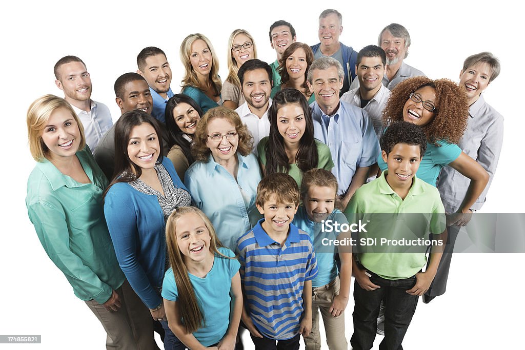 Grand groupe de personnes, isolé sur fond blanc - Photo de Groupe multi-ethnique libre de droits