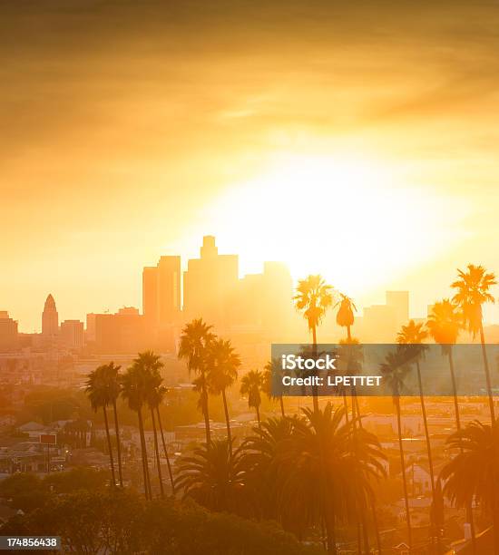 Estação Do Centro Da Cidade De Los Angeles Ao Pôr Do Sol - Fotografias de stock e mais imagens de Ao Ar Livre