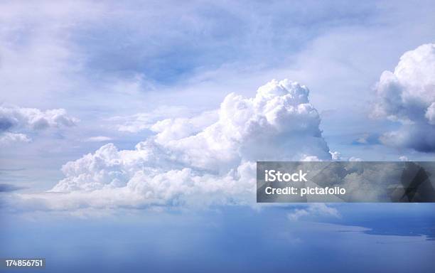 Облачный Пейзаж С Airplan — стоковые фотографии и другие картинки Без людей - Без людей, Белый, В воздухе