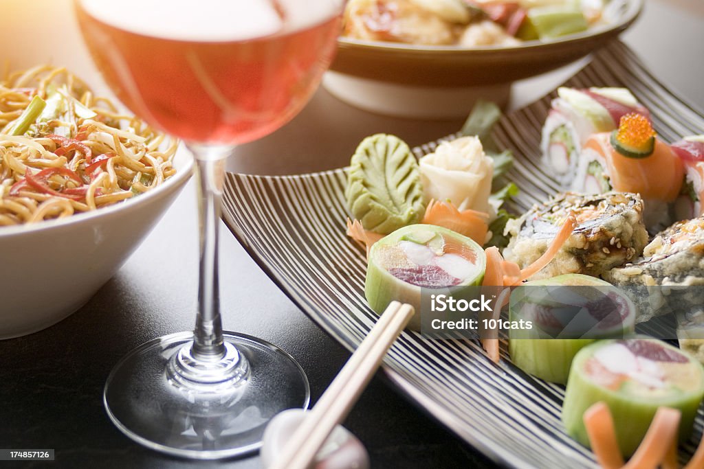 Wino i sushi - Zbiór zdjęć royalty-free (Alkohol - napój)