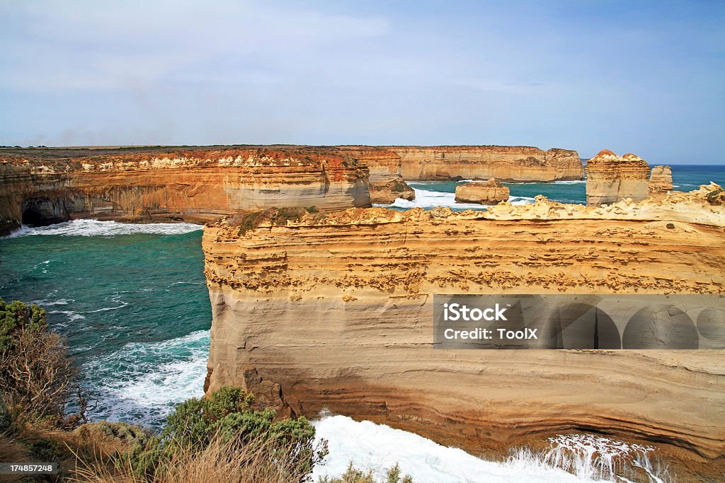 Costa alla catena montuosa dei Dodici Apostoli. Victoria. In Australia - Foto stock royalty-free di Ambientazione esterna