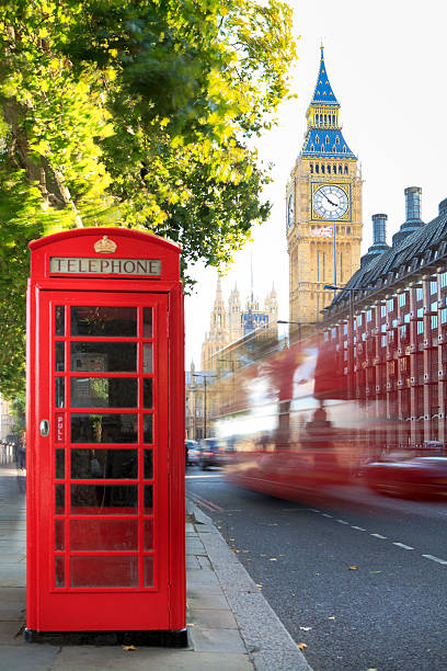 赤い電話ボックス、ビッグベン、ロンドン - red telephone box ストックフォトと画像