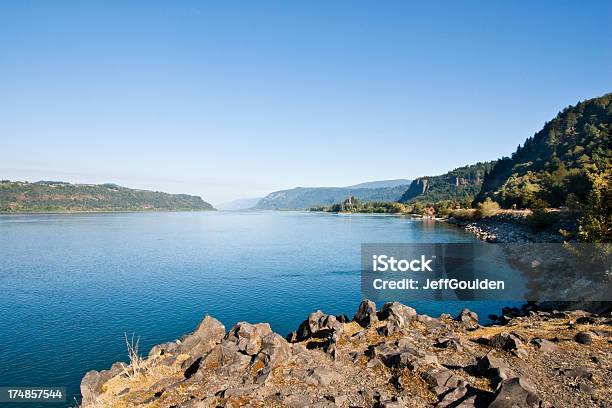 Foto de O Poderoso Rio Columbia e mais fotos de stock de América do Norte - América do Norte, Beleza natural - Natureza, Columbia river gorge