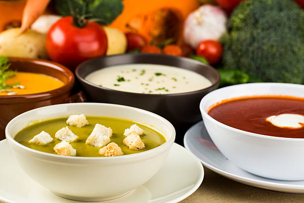 des soupes de légumes - soup mix photos et images de collection