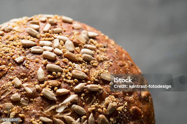 Gesamte Weat Brot Dinkelbrot Und Vollkornbrot Stockfoto und mehr Bilder von Brotlaib - Brotlaib, Brotsorte, Dinkel