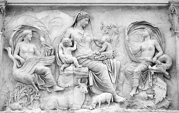 roman mulher baixo-relevo no ara pacis - statue women sculpture italian culture - fotografias e filmes do acervo