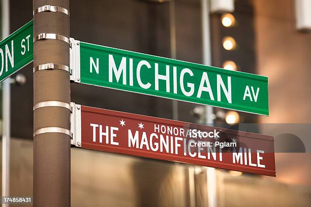 Magnificent Mile Chicago - zdjęcia stockowe i więcej obrazów Wspaniała Mila - Wspaniała Mila, Handel detaliczny, Zakupy