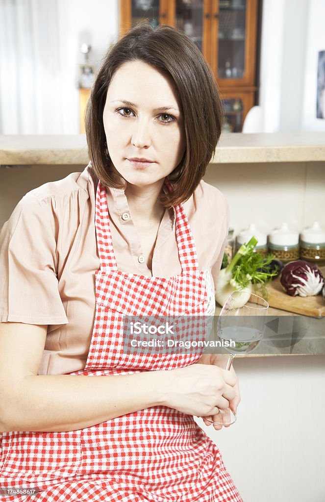 Mulher em sua cozinha - Royalty-free Adulto Foto de stock