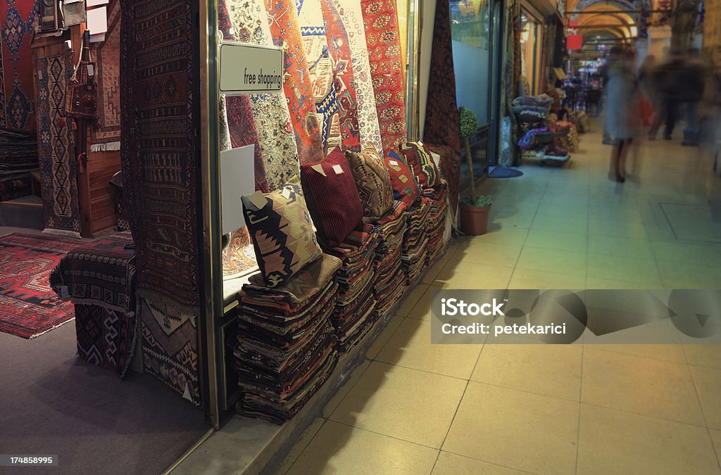 Tappeti turchi World Grand Bazaar, Istanbul, Turchia - Foto stock royalty-free di Bancarella