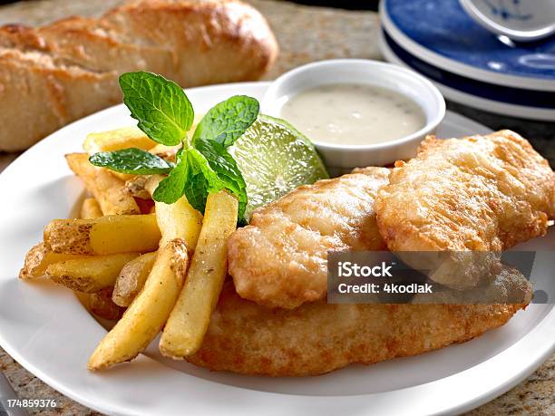 Fish And Chips - zdjęcia stockowe i więcej obrazów Fish and chips - Fish and chips, Bez ludzi, Fotografika