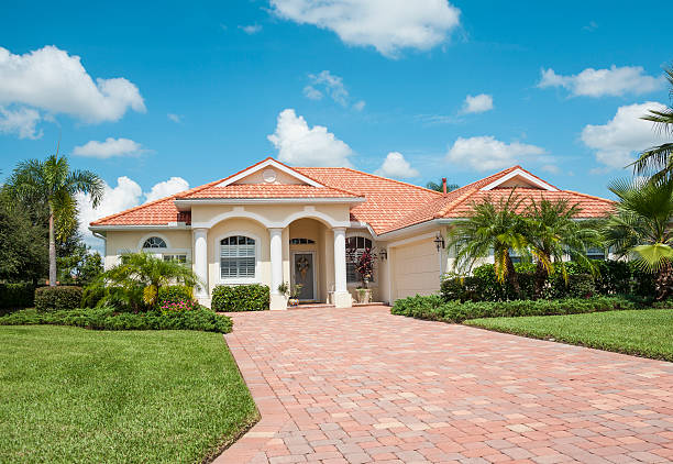 istock New Home with Tropical Foliage 174859378