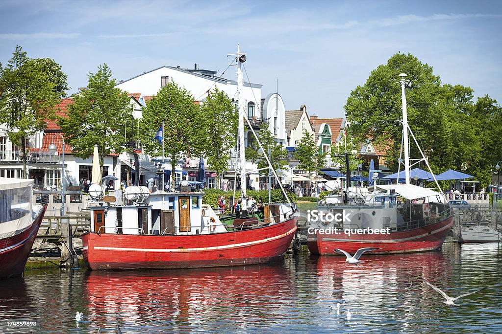 Zwei alte Fischerboote-Warnemünde - Lizenzfrei Alter Hafen Stock-Foto