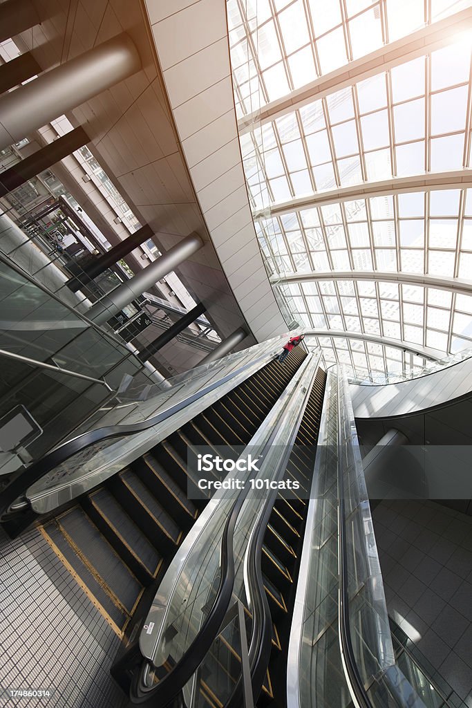 Эскалатор - Стоковые фото Архитектура роялти-фри