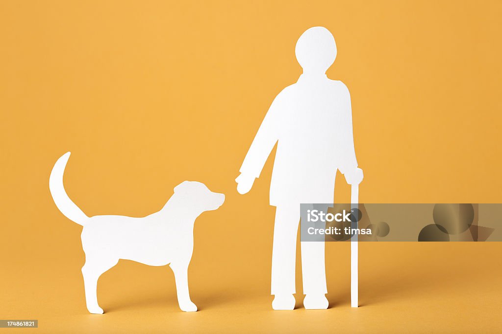 Sênior chegar até cachorro: Conceito de papel - Foto de stock de Cão de terapia royalty-free