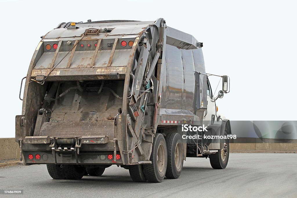 Trasporto-merci via terra spazzatura - Foto stock royalty-free di Camion della nettezza urbana